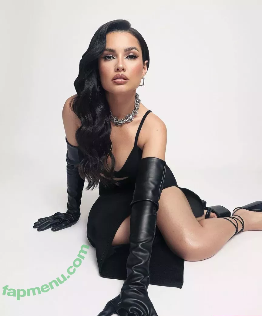 Juliette nude photo #0019 (juliette_and_r / julispod)