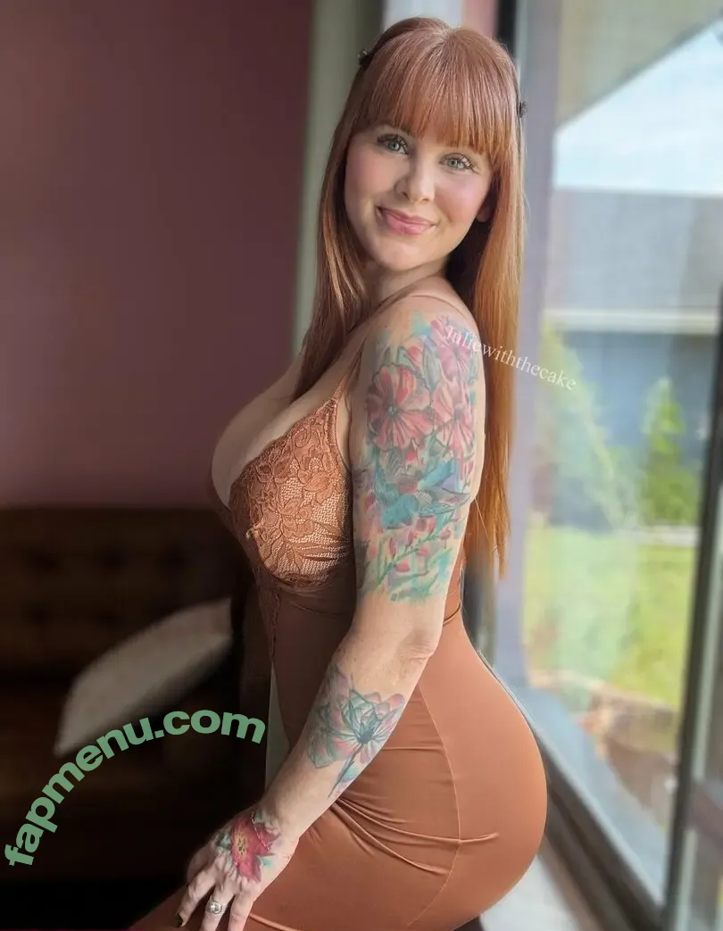 juliewiththecakepeeks nude photo #0002 (juliewiththecake)