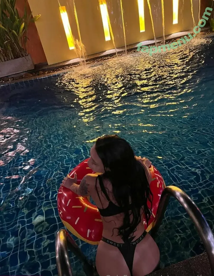 jumazeleni nude photo #0001 (jumazeleni)