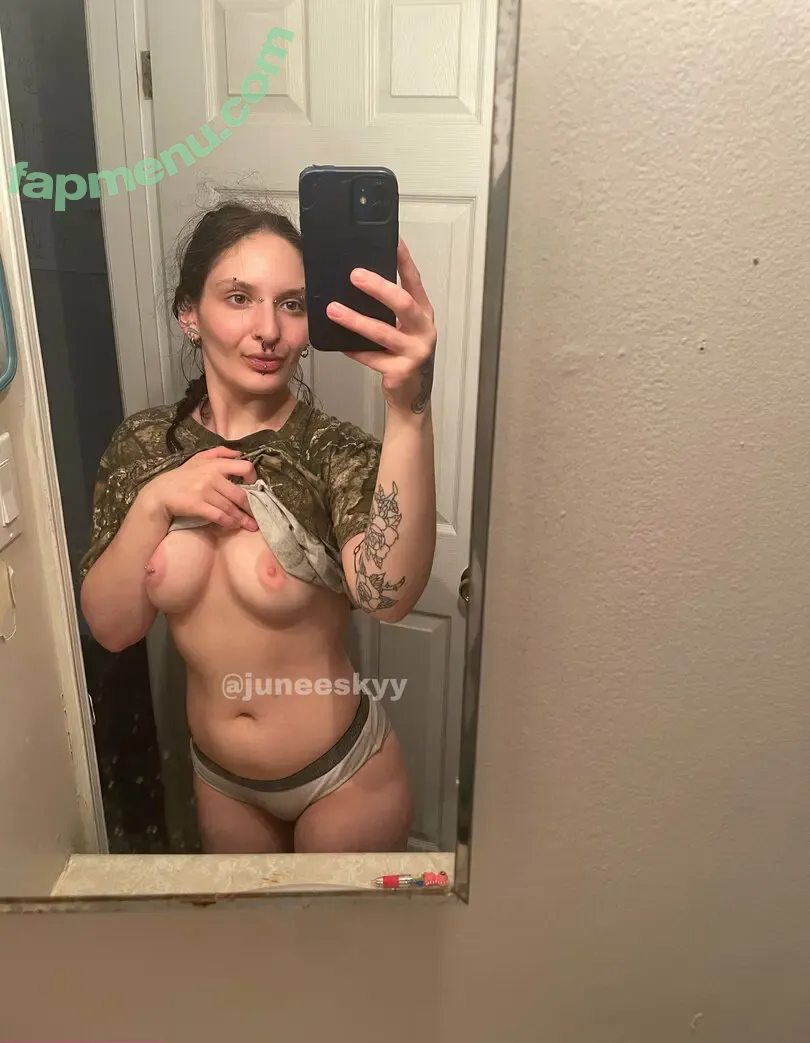 juneesky nude photo #0005 (juneeskyy)