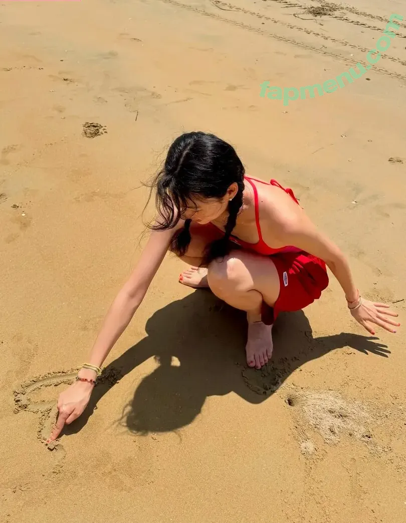 Jung Ho-yeon nude photo #0247 (hoooooyeony / xo_yeri)