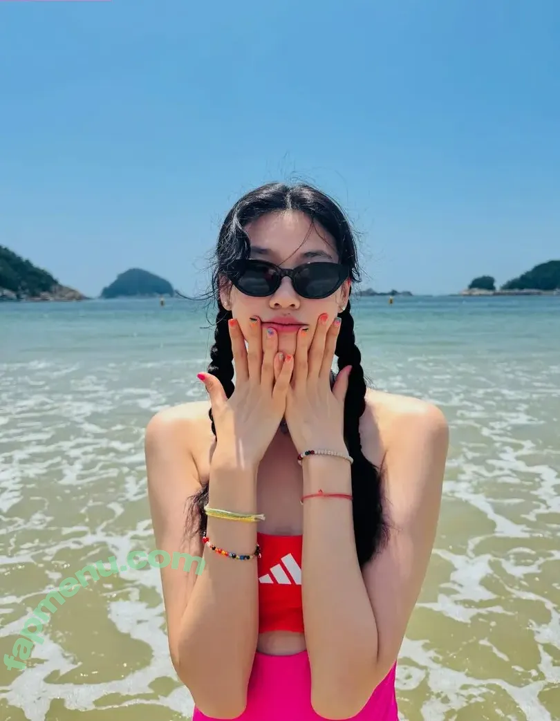 Jung Ho-yeon nude photo #0250 (hoooooyeony / xo_yeri)