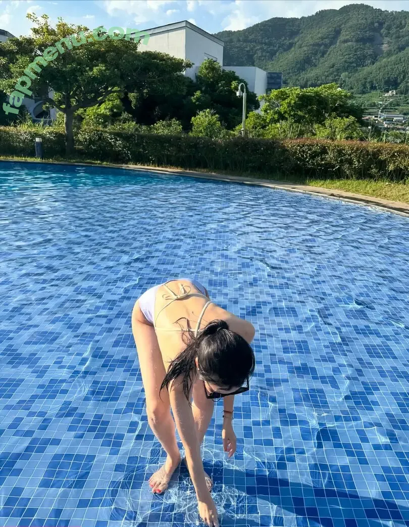 Jung Ho-yeon nude photo #0257 (hoooooyeony / xo_yeri)