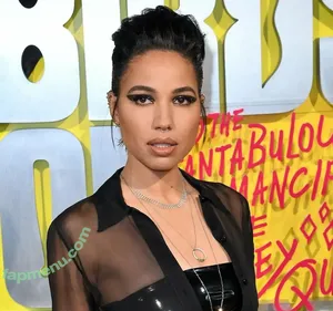 Jurnee Smollett-Bell / jurneesmollett nude photo #0027