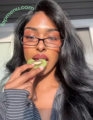 Kaaviya Sambasivam / kaavikiwi nude photo #0097