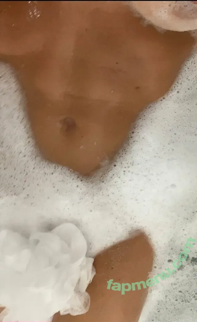 Kae Piglet nude photo #0002 (kaepiglet)