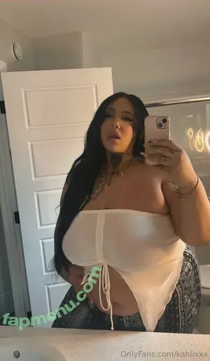 kahlixxx / _.kahlixx nude photo #0032