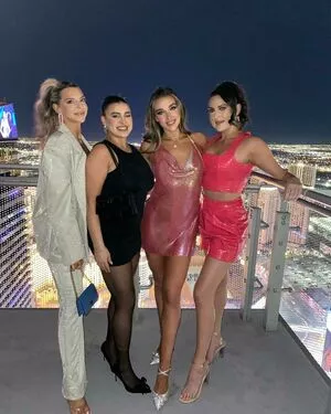 Kalani Hilliker / kalanihilliker nude photo #0364