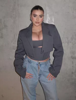 Kalani Hilliker / kalanihilliker nude photo #0376