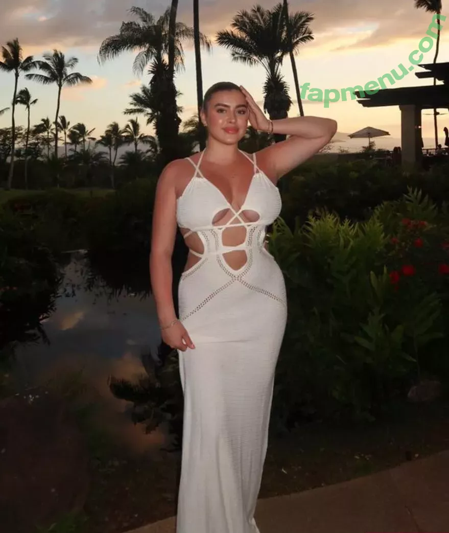 Kalani Hilliker nude photo #0429 (kalanihilliker)