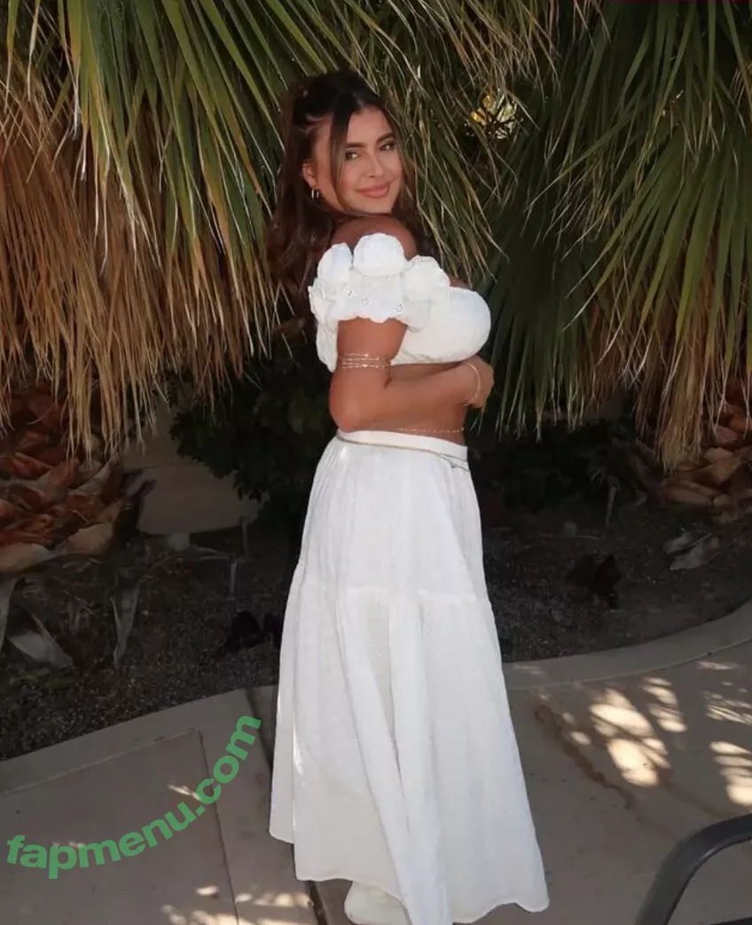 Kalani Hilliker nude photo #0436 (kalanihilliker)