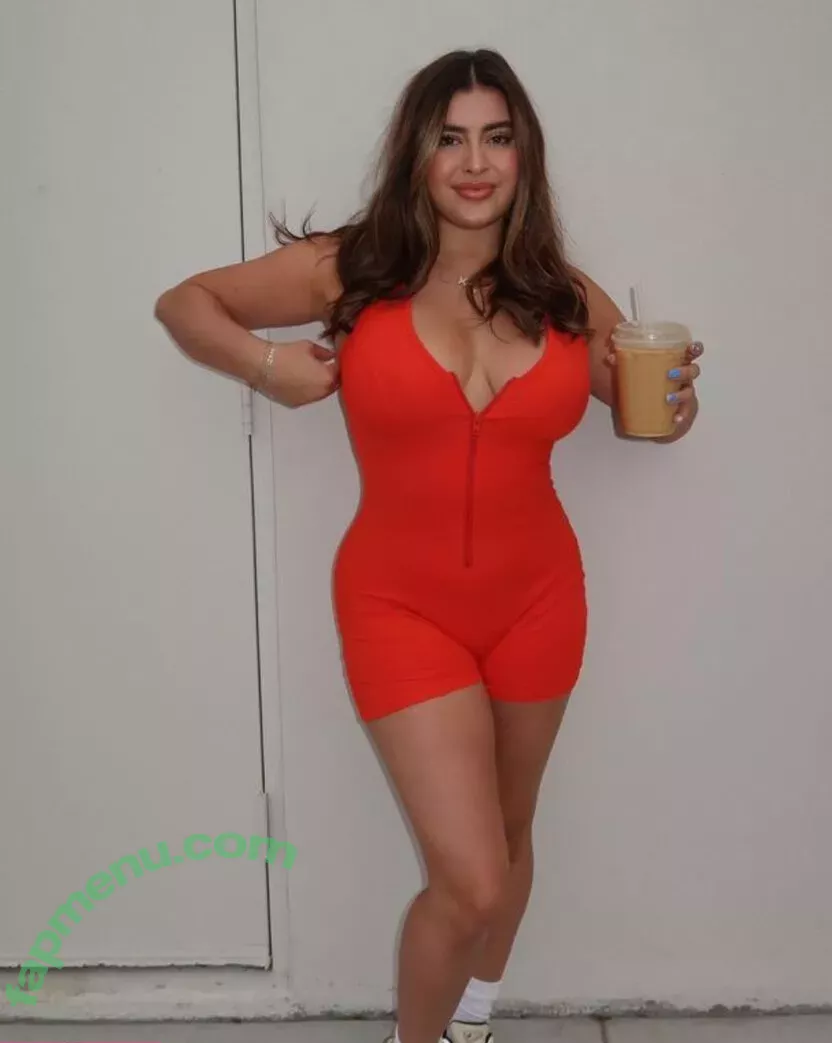 Kalani Hilliker nude photo #0447 (kalanihilliker)