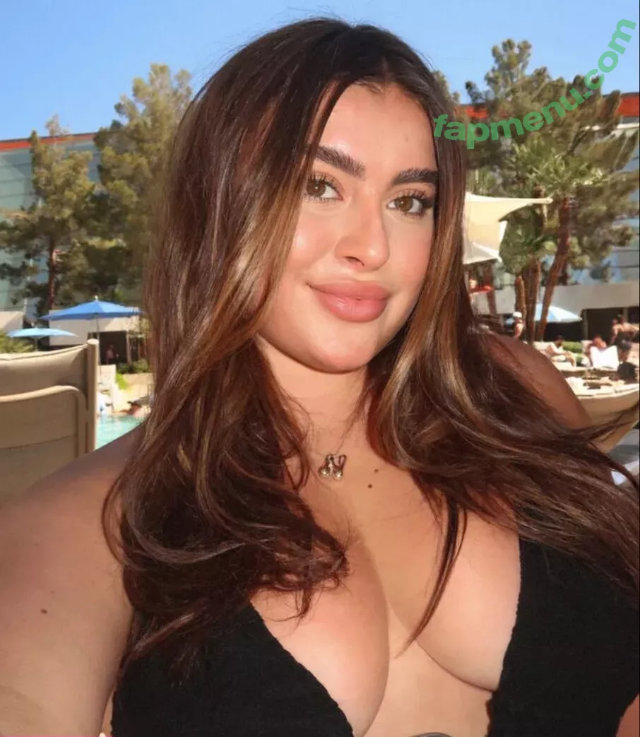 Kalani Hilliker nude photo #0501 (kalanihilliker)