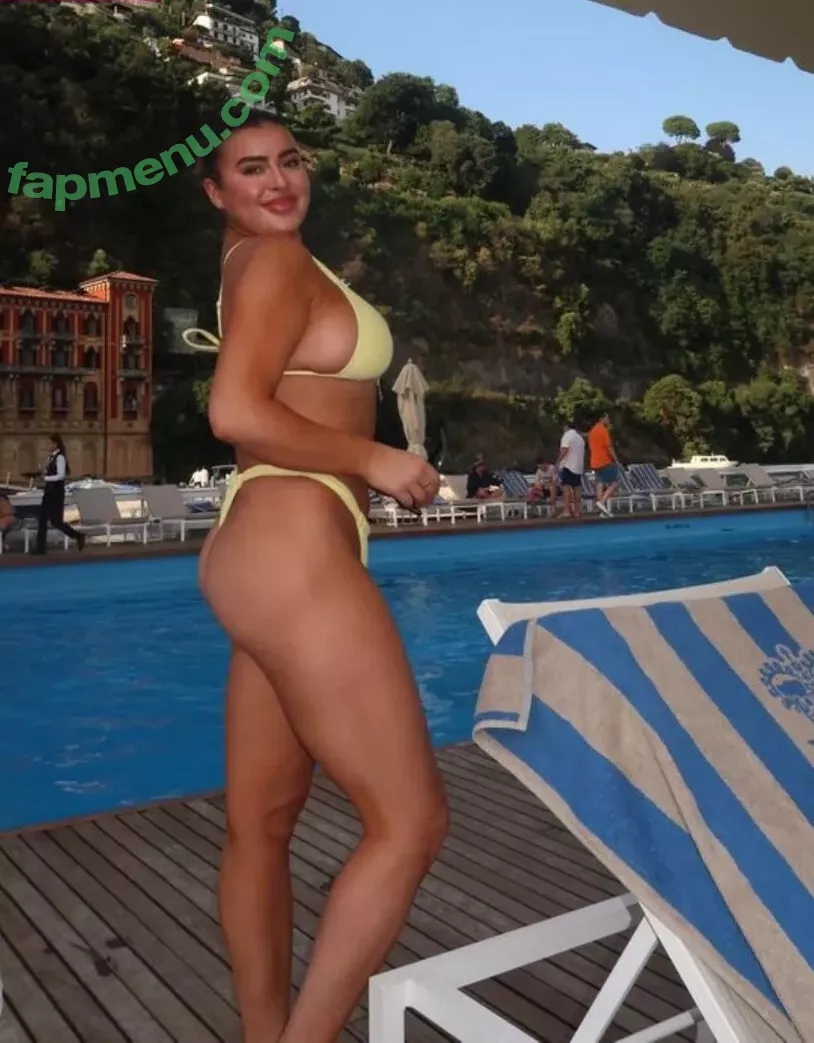 Kalani Hilliker nude photo #0513 (kalanihilliker)