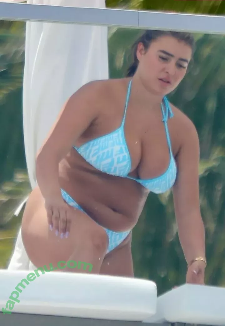 Kalani Hilliker nude photo #0520 (kalanihilliker)