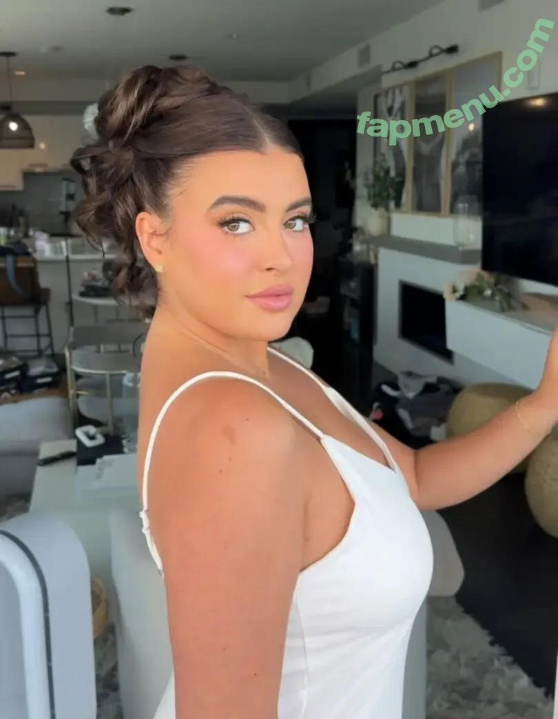 Kalani Hilliker nude photo #0672 (kalanihilliker)