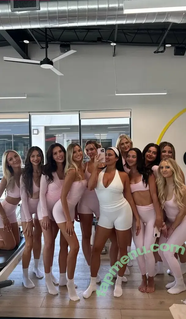 Kalani Hilliker nude photo #0698 (kalanihilliker)