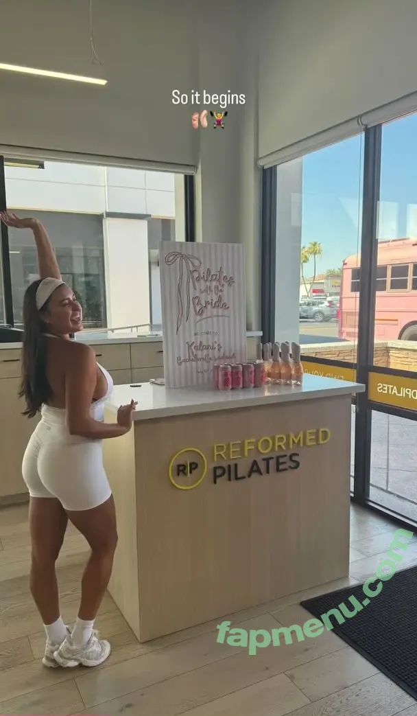 Kalani Hilliker nude photo #0700 (kalanihilliker)
