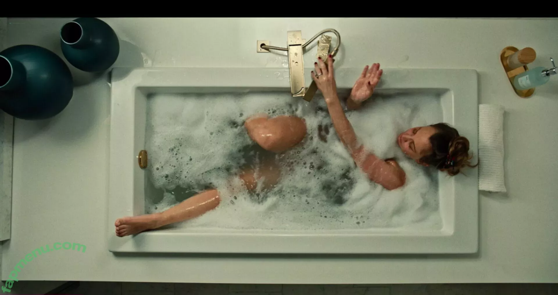 Kaley Cuoco nude photo #0730 (kaley_cuoco / kaleycuoco)