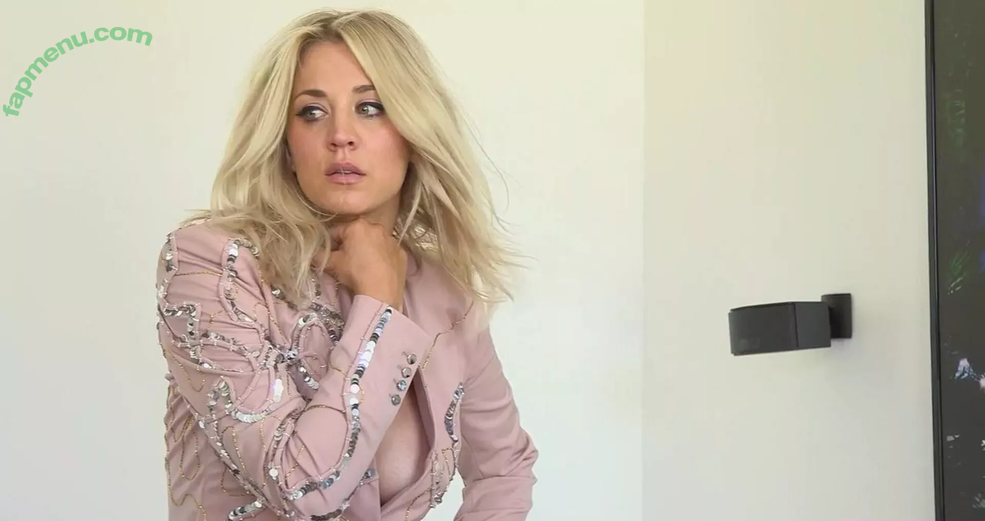 Kaley Cuoco nude photo #0771 (kaley_cuoco / kaleycuoco)