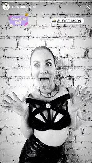 Kaley Cuoco / kaleycuoco nude photo #1116