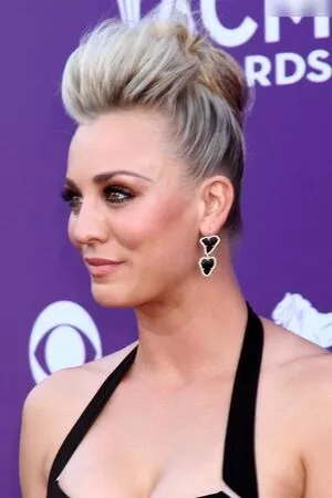 Kaley Cuoco / kaleycuoco nude photo #1132