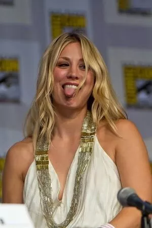 Kaley Cuoco / kaleycuoco nude photo #1144