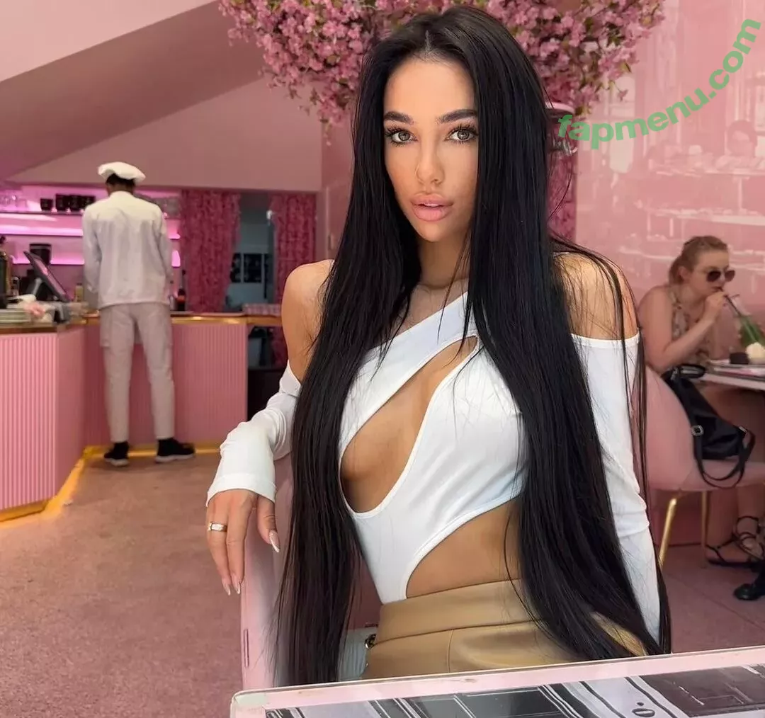 Kama Oxi nude photo #0479 (c_a_m_i_l_l_a____)