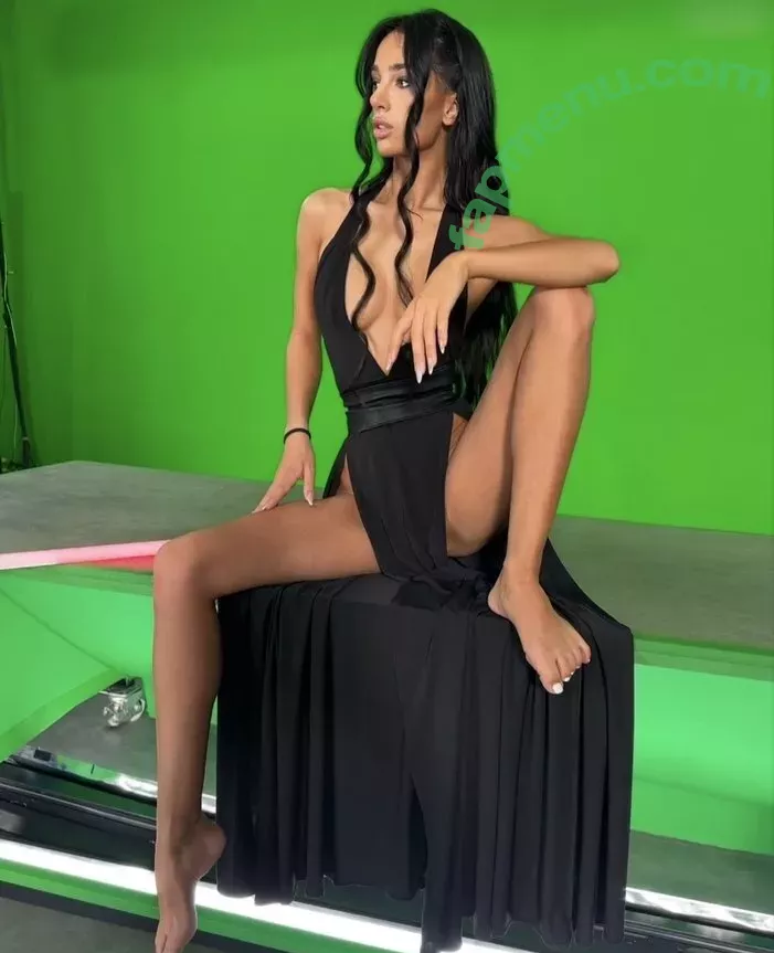 Kama Oxi nude photo #0524 (c_a_m_i_l_l_a____)