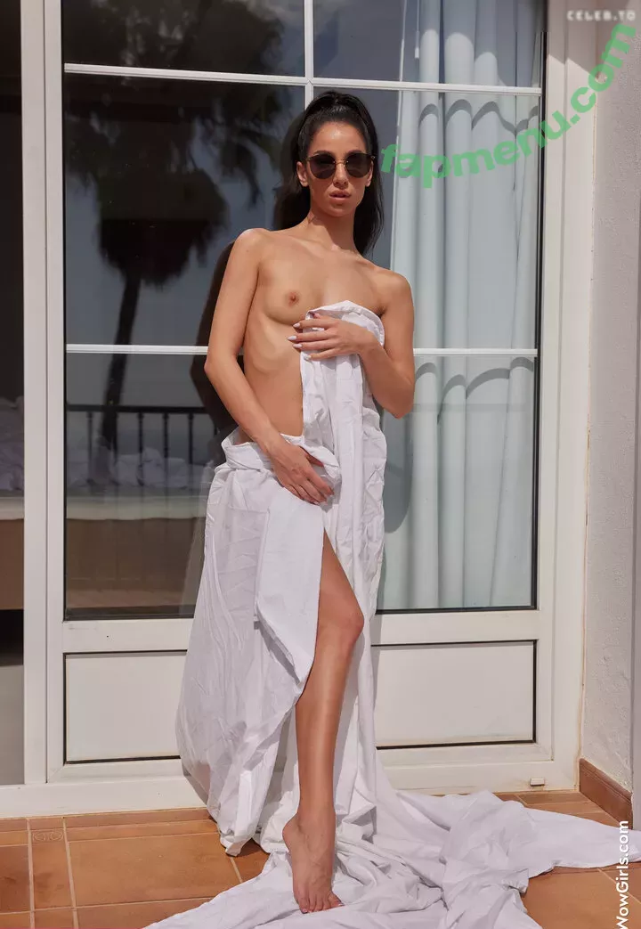 Kama Oxi nude photo #0568 (c_a_m_i_l_l_a____)
