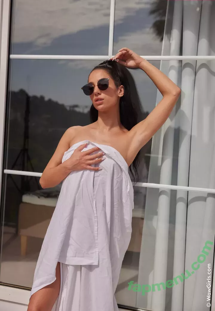 Kama Oxi nude photo #0574 (c_a_m_i_l_l_a____)