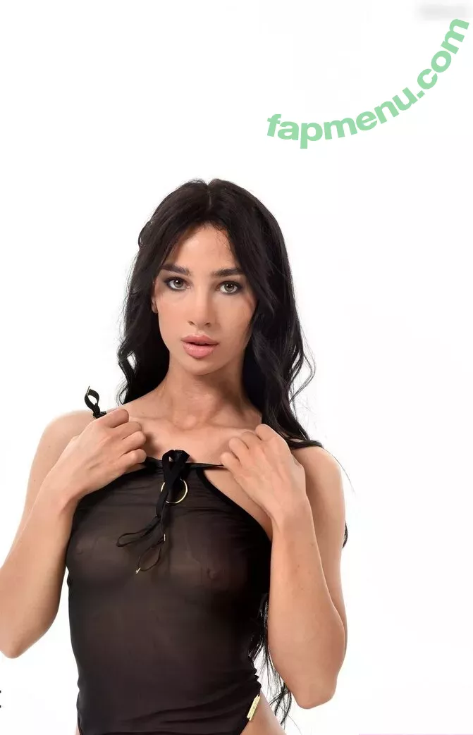 Kama Oxi nude photo #0895 (c_a_m_i_l_l_a____)