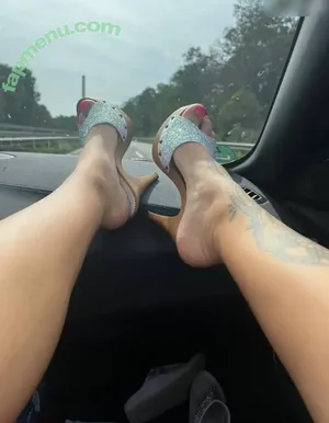 Kara Kay / karakay_offical / paulinasprettyfeet nude photo #0012