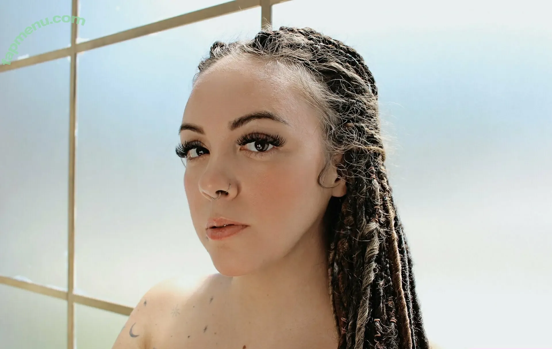 karacaprifree nude photo #0006 (karacaprifree)