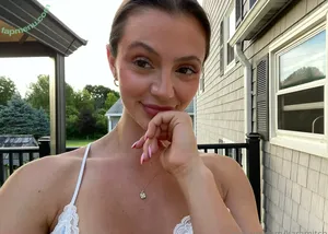 karamitch / jakarabellaa nude photo #0007