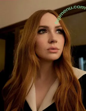 Karen Gillan / karengillan nude photo #0795