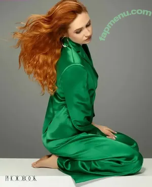 Karen Gillan / karengillan nude photo #0814