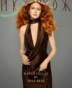 Karen Gillan / karengillan nude photo #0816