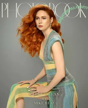 Karen Gillan / karengillan nude photo #0822