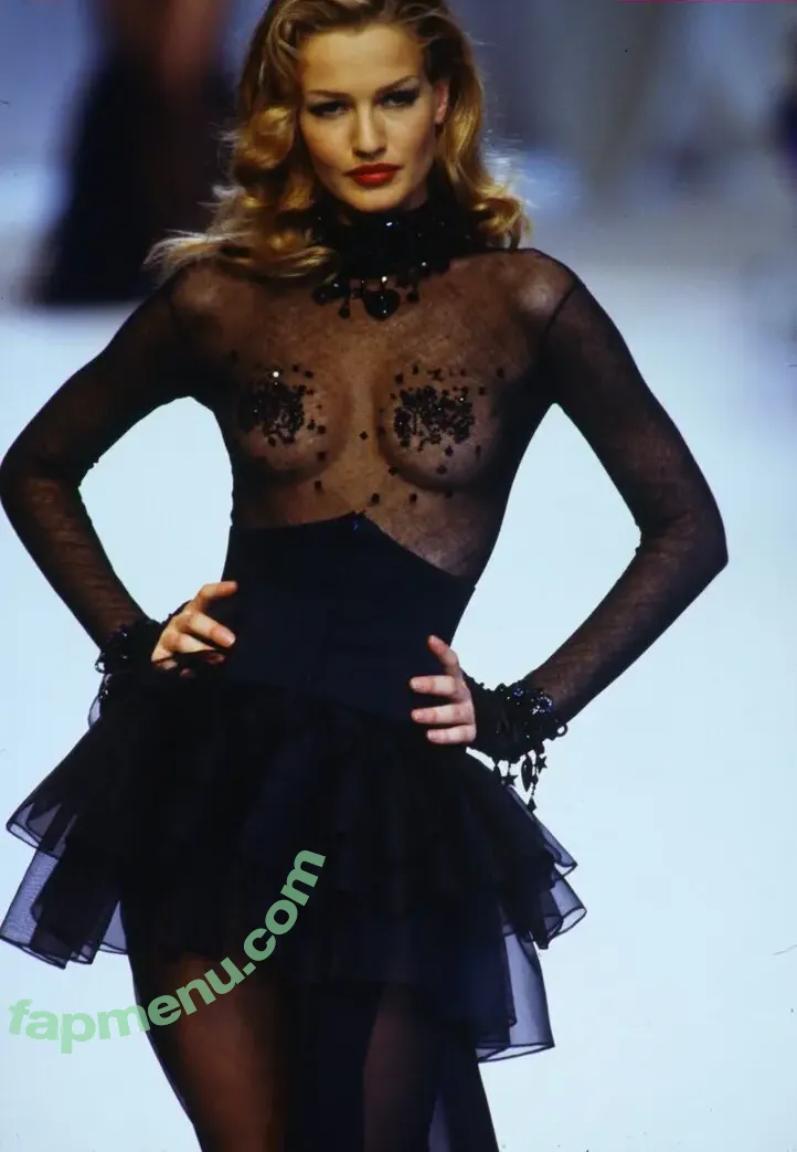 Karen Mulder nude photo #0069 (Karen Mulder)