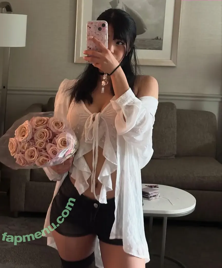 Karenxtran nude photo #0206 (Strawberry.bunni / seunnngmiii)