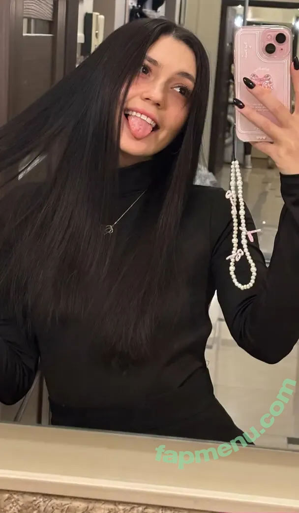 kari.karisha nude photo #0025 (kariishaa__)