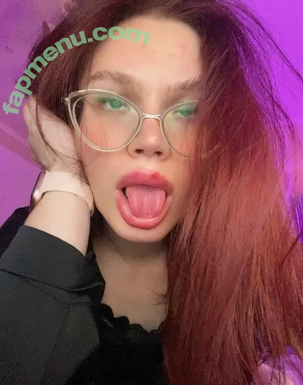 Karina nude photo #0039 (Kfaye / karinagarciaoficial / katarinabluu)