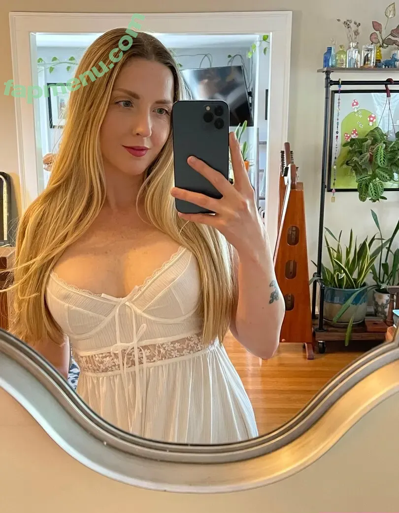 karlakush420 nude photo #0290 (karlakush420)