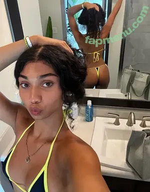 Karlanyrobie nude photo #0009