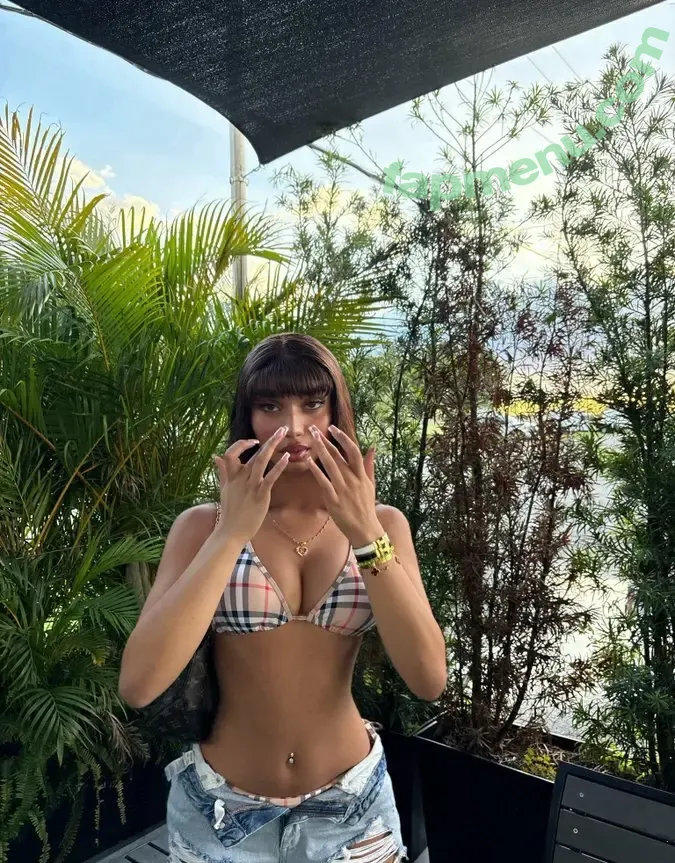 Karlanyrobie nude photo #0008 (Karlanyrobie)
