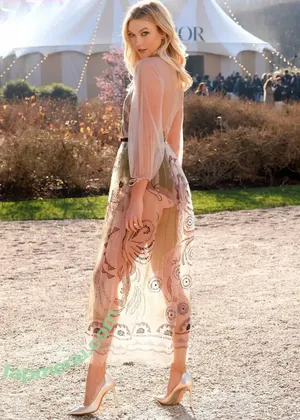 Karlie Kloss / karliekloss nude photo #0586
