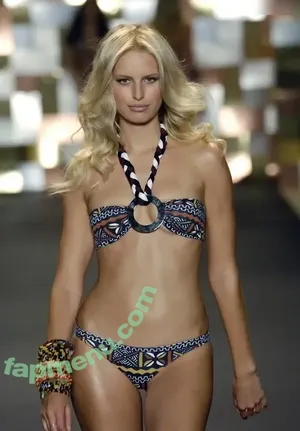 Karolína Kurková / karolinakurkova nude photo #0031