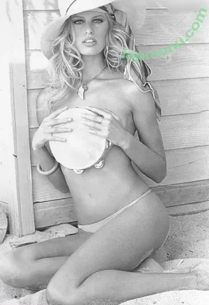Karolína Kurková / karolinakurkova nude photo #0048