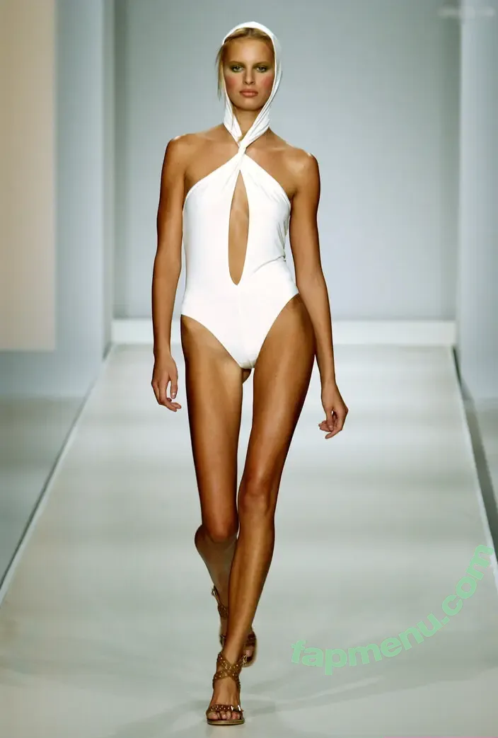 Karolína Kurková nude photo #0116 (karolinakurkova)